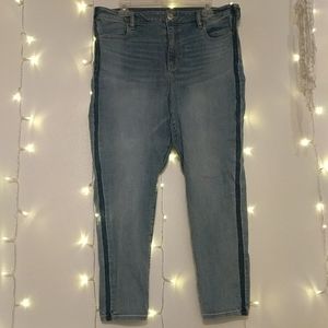 💘AEO Two-Tone Hi-Rise Jegging